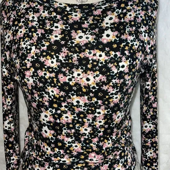 NWOT Y2K WOMENS CROPPED RIBBED KNIT FLORAL LONG SLEEVE TOO SIZE LARGE - Picture 3 of 8